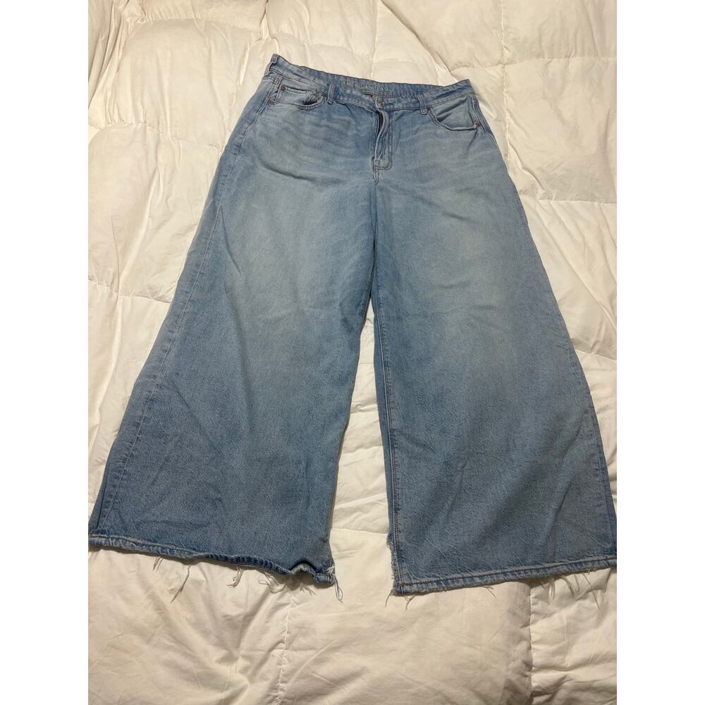 American Eagle Super High Rise Ultra Wide Leg Jeans Size 14 Short